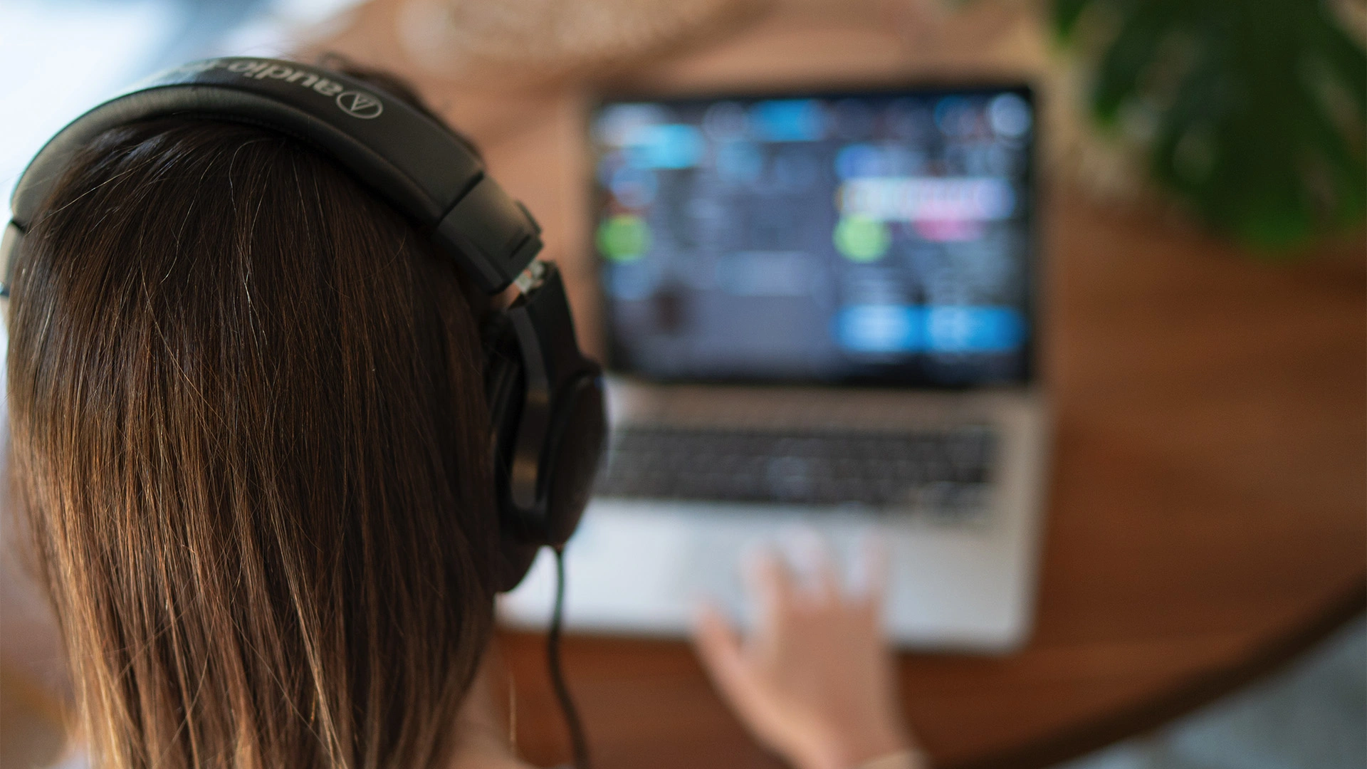 DJ Online